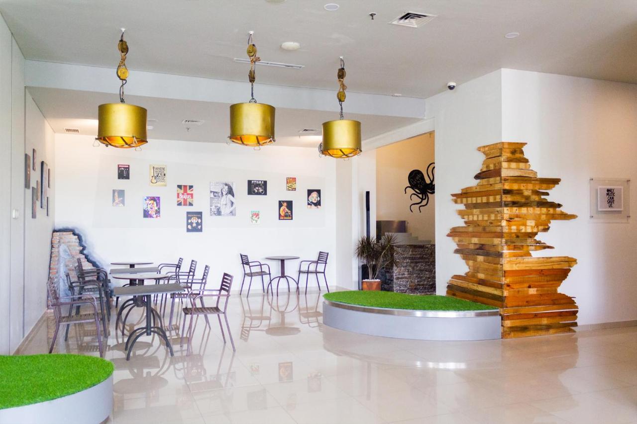 Pop! Hotel Kelapa Gading Jakarta Exterior foto