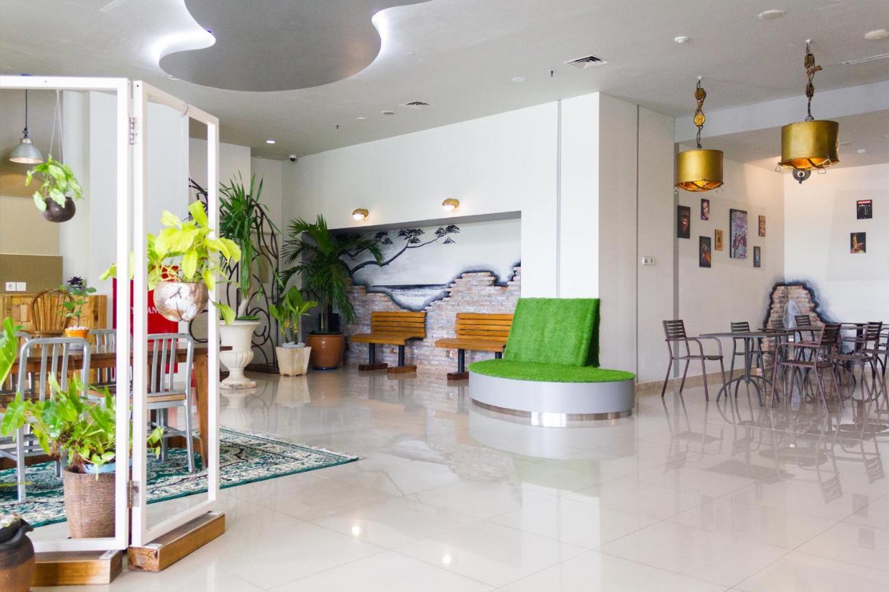 Pop! Hotel Kelapa Gading Jakarta Exterior foto