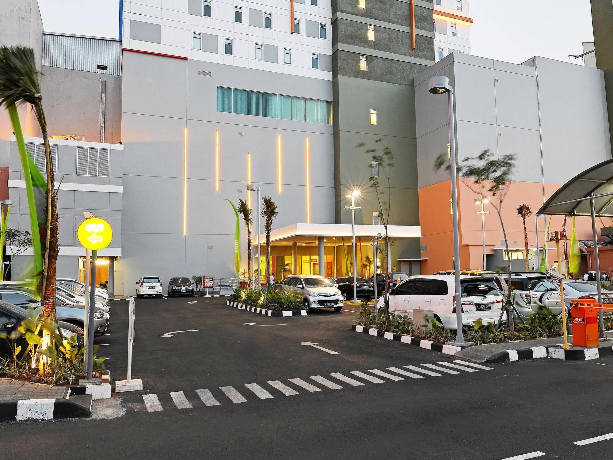 Pop! Hotel Kelapa Gading Jakarta Exterior foto